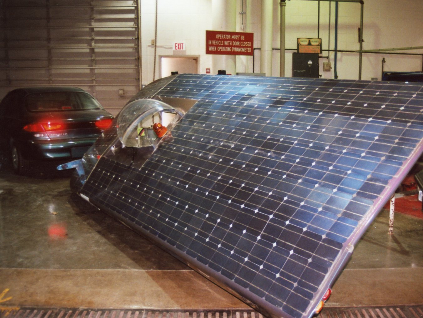 2001 – LLCC Solar Car (Prominence II) + Hydrogen Fuel Cell